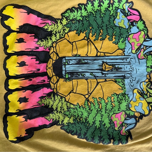 GS-115 Psychedelic Yellow 'Trippy' Graphic Tee - Picture 5 of 6